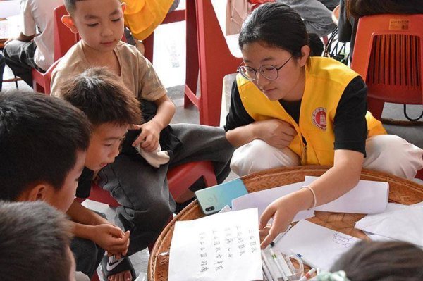 福盈策略 玉溪师范学院“推普实践团”走进西双版纳
